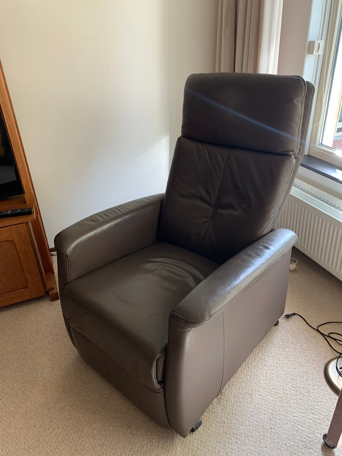 Elektrische sta-op stoel - Comfort en ondersteuning, Ophalen, Gebruikt, Leer, 75 tot 100 cm