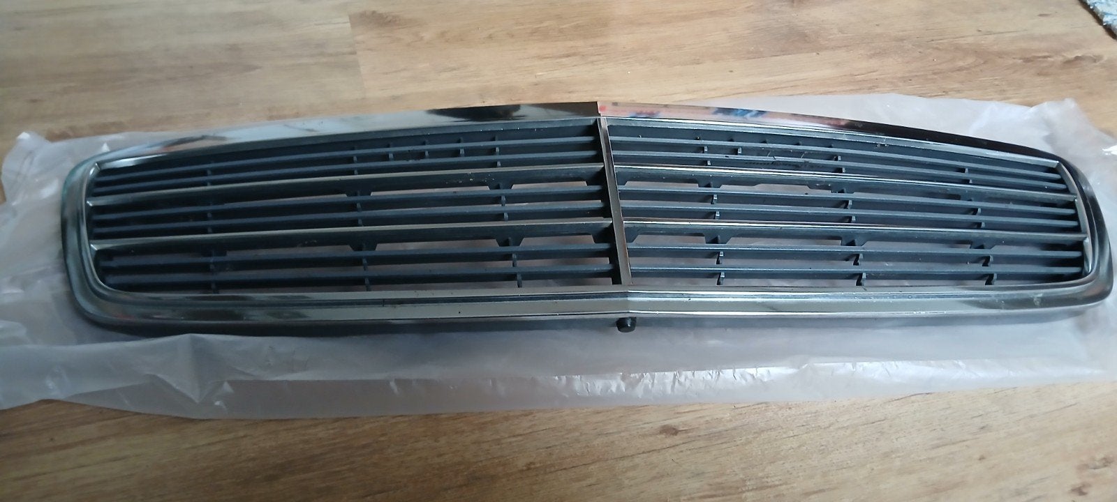 Opruiming! Mercedes-Benz W203 C-Klasse Grille Origineel, Auto-onderdelen, Gebruikt, Voor, Mercedes-Benz, Ophalen of Verzenden