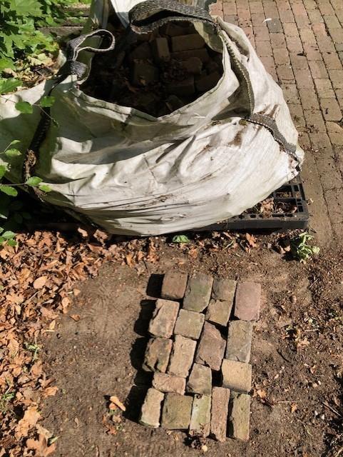 Straatstenen / Klinkers , jaren 30 . 1 bigbag vol met stenen, Ophalen, Overige materialen, Gebruikt, Klinkers