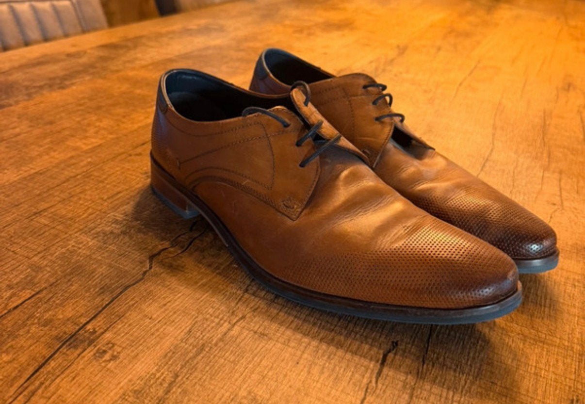 Nette punt schoenen maat 42, Bruin, Ophalen of Verzenden, Zo goed als nieuw, Veterschoenen