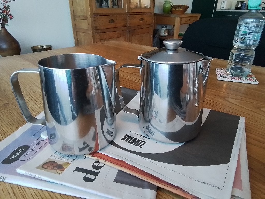 roestvrijstalen koffie en melkkan, Huis en Inrichting, Overige typen, Zilver, Ophalen of Verzenden, Zo goed als nieuw
