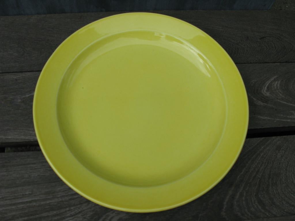PETRUS REGOUT GROTE GELE SCHAAL/BORD ANTIEK, Ophalen of Verzenden