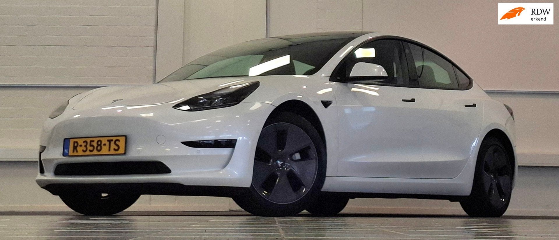 Tesla Model 3 Standard RWD Plus 60 kWh SOH 86% Faceflift, Auto's, Automaat, 238 pk, Achterwielaandrijving, Gebruikt