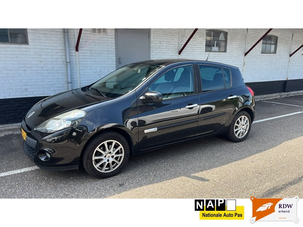 Renault Clio 1.5 dCi Parisienne / CLIMA / NAVI (bj 2011), Auto's, Voorwielaandrijving, Euro 5, Gebruikt, 4 cilinders