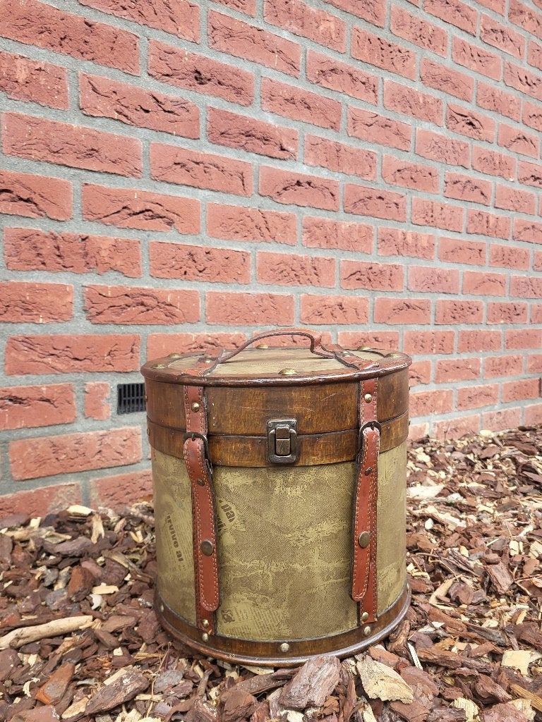 Hoedendoos hout hoogte 28.5 cm doorsnede 0.30, Ophalen