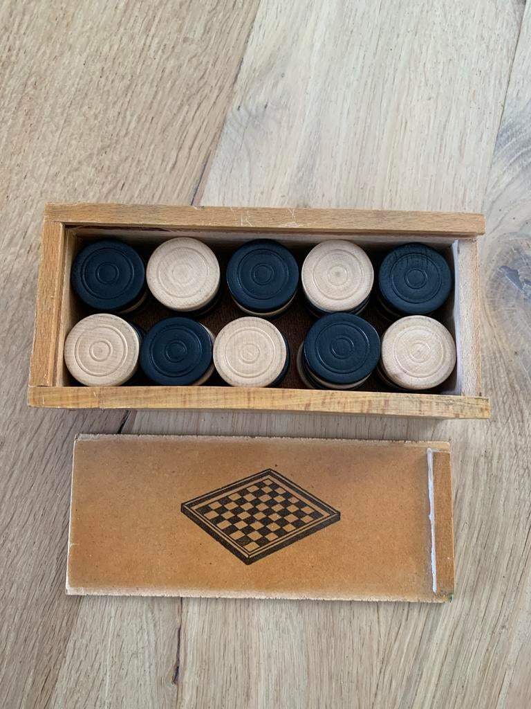 Compleet Homas Damspel Regina in houten doosje, Een of twee spelers, Ophalen of Verzenden, Zo goed als nieuw