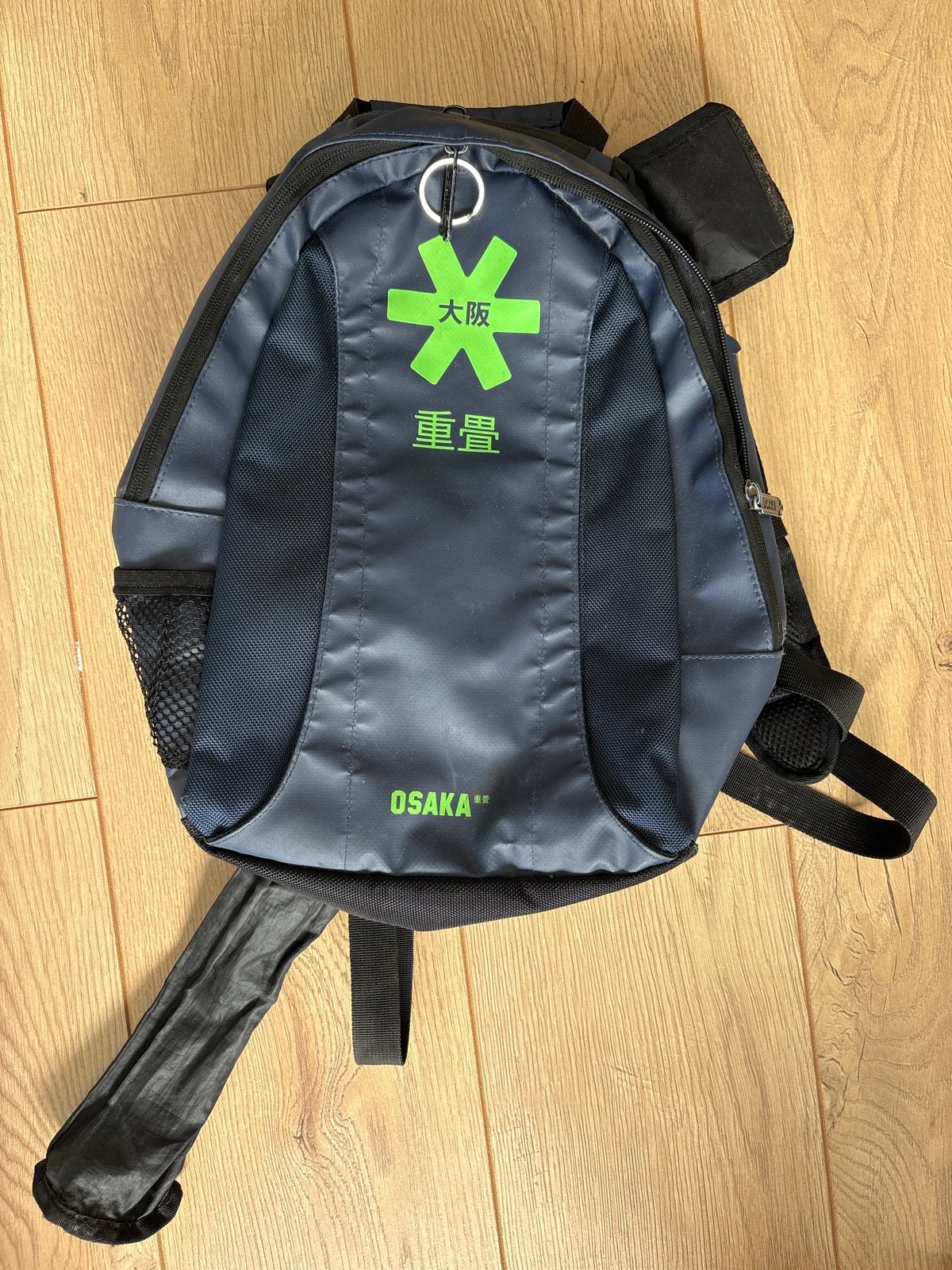 Osaka Hockey Rugzak - Donkerblauw met Groen Logo, Sport en Fitness, Hockey, Ophalen of Verzenden, Gebruikt, Tas
