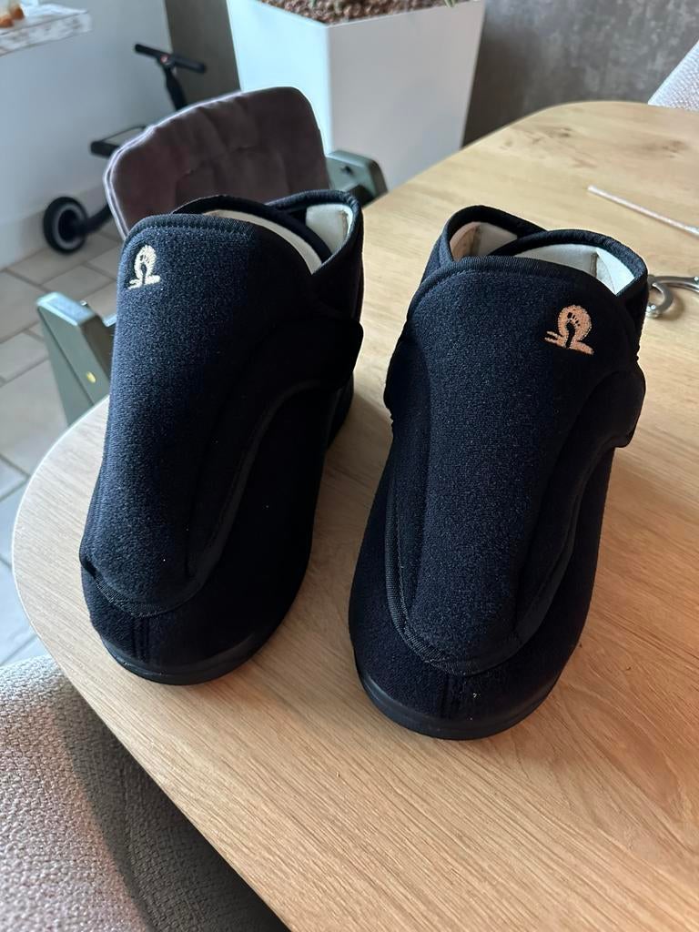 Verbandschoenen, Ophalen of Verzenden, Zo goed als nieuw, Zwart, Sneakers of Gympen