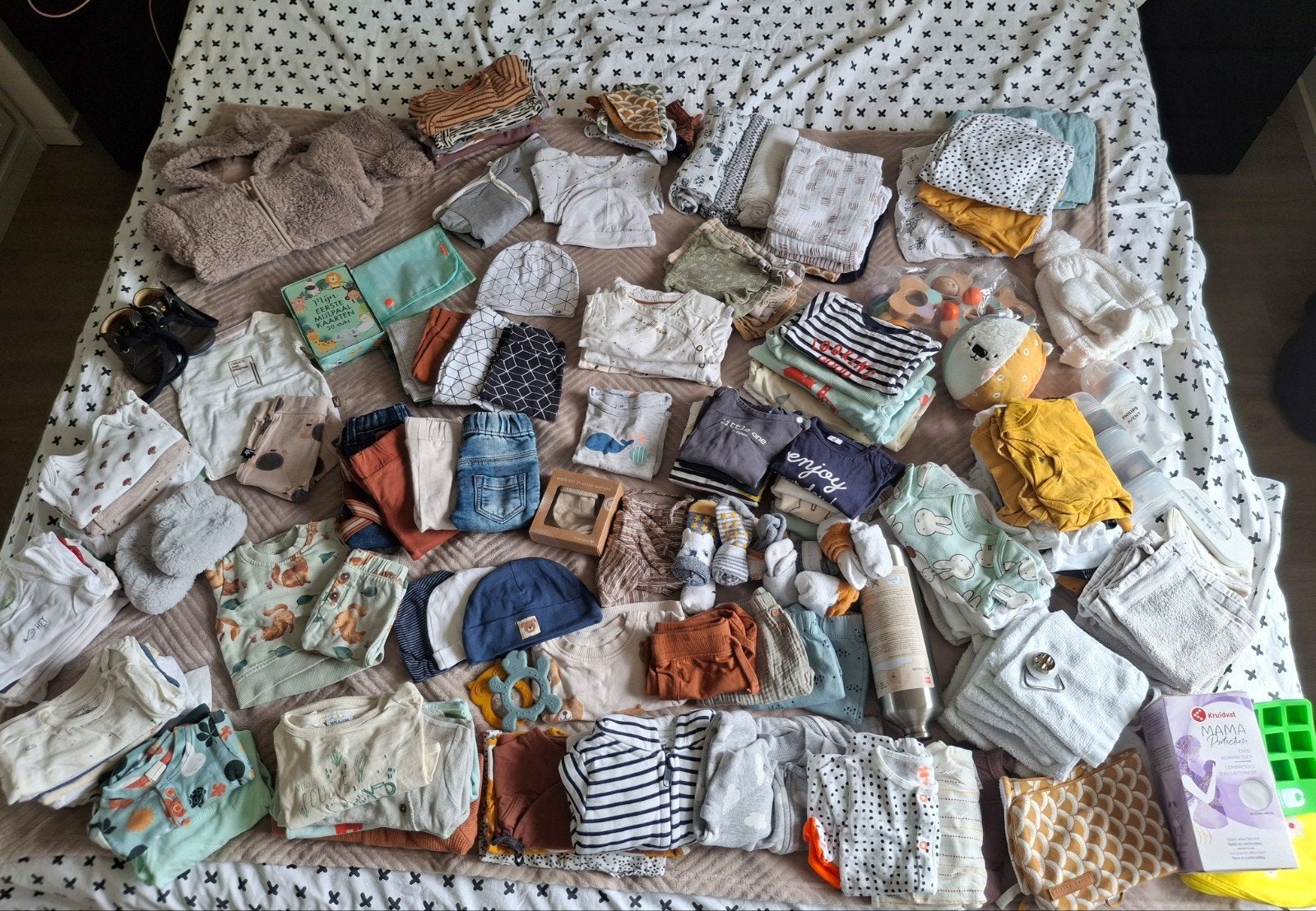 Pakket babykleding en accessoires., Kinderen en Baby's, Ophalen of Verzenden, Zo goed als nieuw, Diverse merken, Jongetje of Meisje