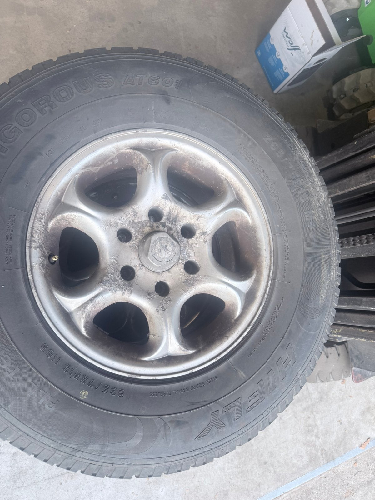 Velgen met banden 16 inch 6x 139,7, Ophalen, Gebruikt