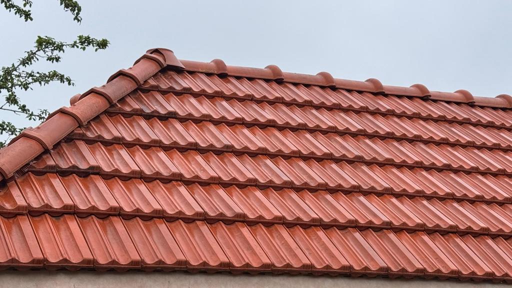 Dakpannen Huguenot, Doe-het-zelf en Verbouw, Dakpannen en Dakbedekking, Ophalen, Gebruikt, Steen of Klei, 15 m² of meer