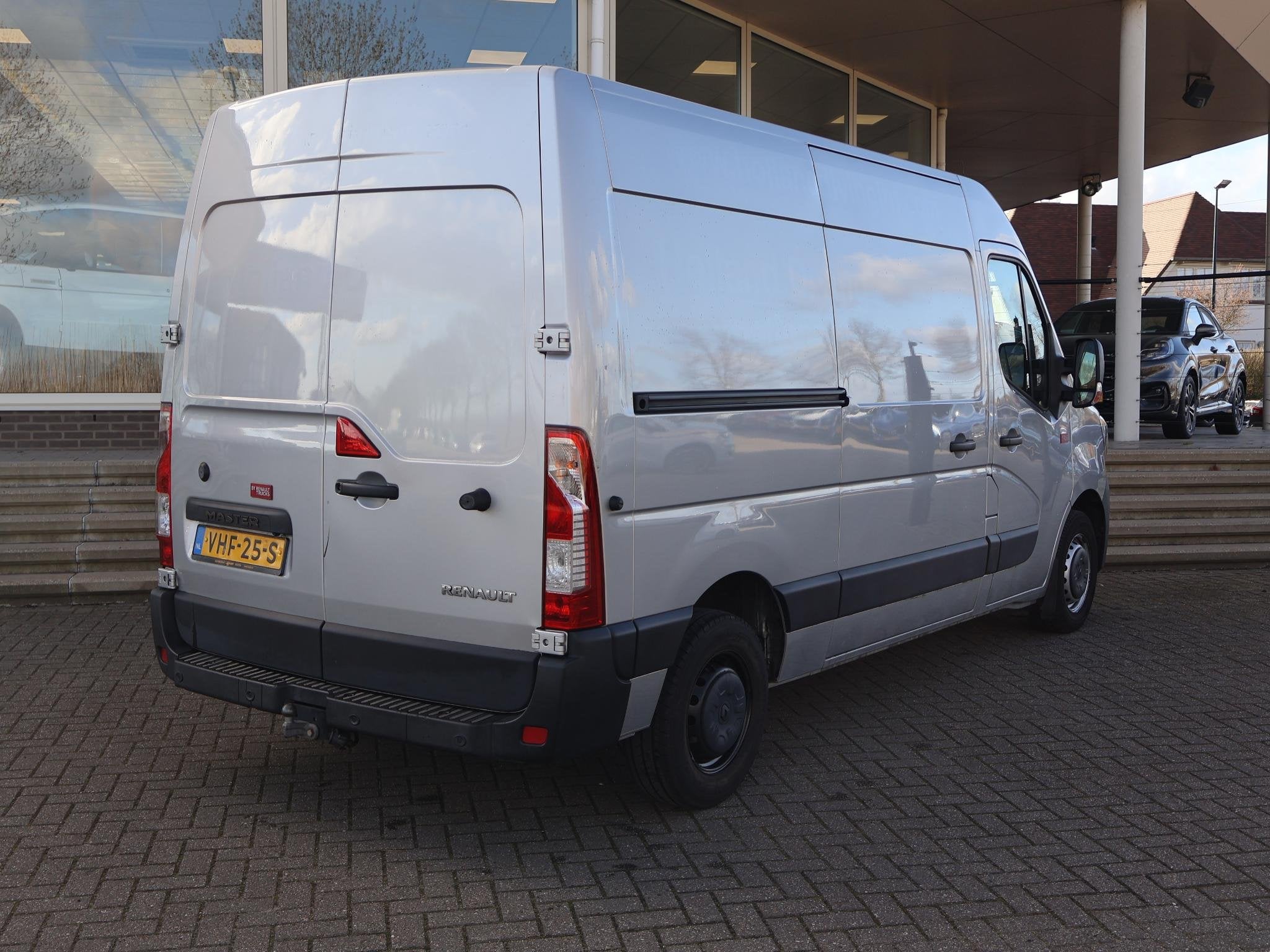 Renault Master T35 2.3 dCi 150 PK AUTOMAAT L2H2 + CARPLAY |, Auto's, Stof, Gebruikt, Euro 6, 4 cilinders