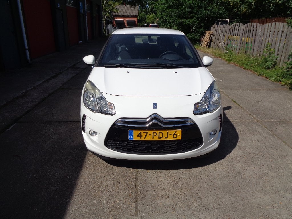 Citroën DS3 1.4 VTI 2011 Wit, Voorwielaandrijving, 40 €/maand, Zwart, Wit