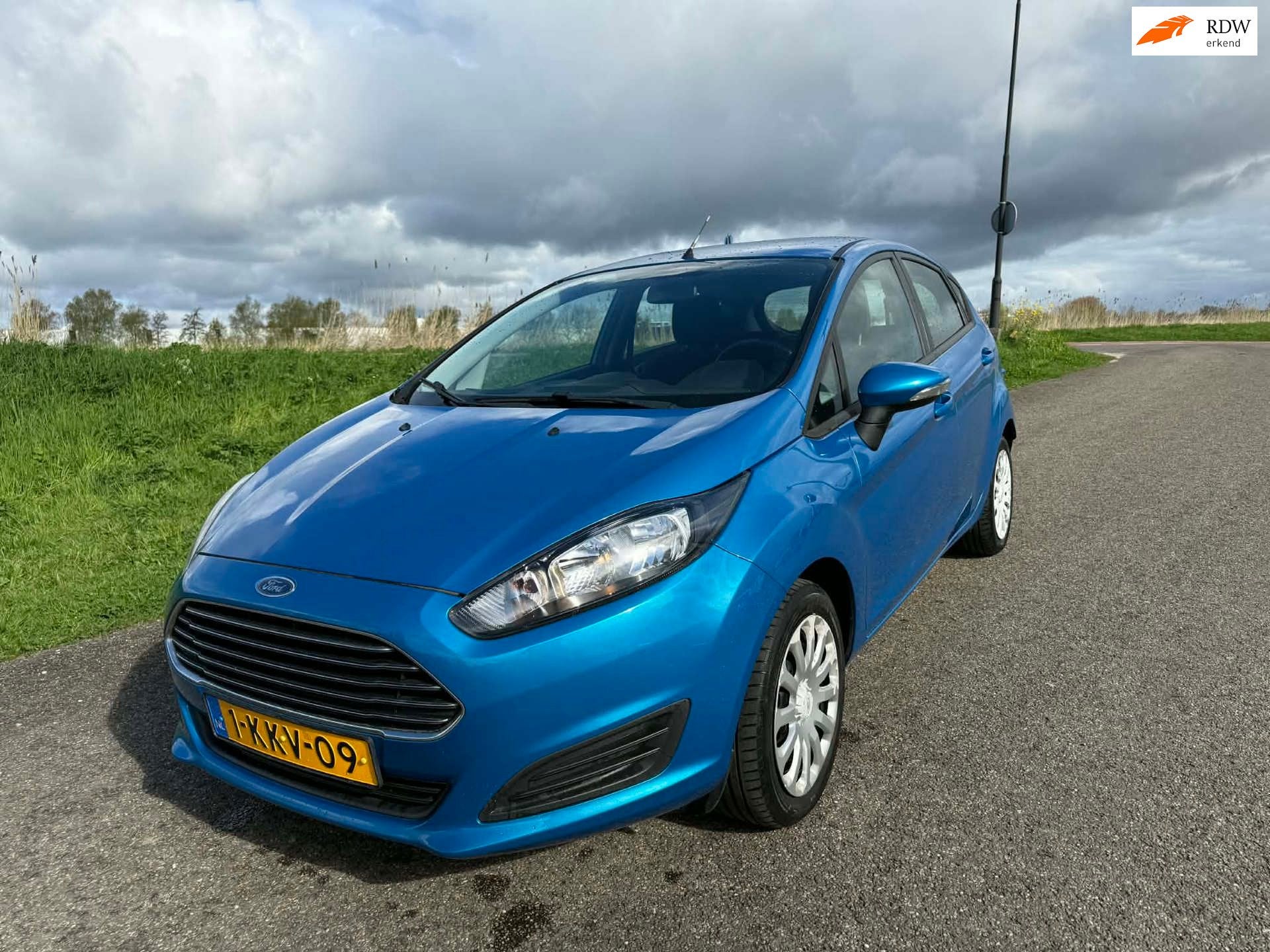 Ford Fiesta 1.0 Champion zeer nette auto ! incl apk onderhou, Euro 5, 525 kg, Blauw, 23 km/l