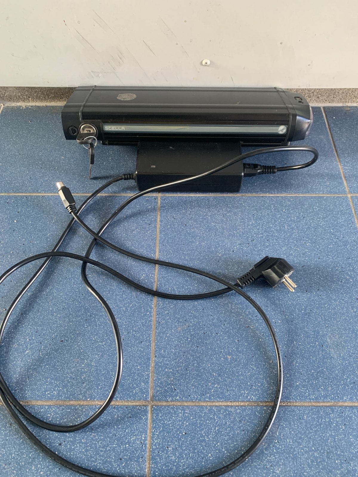 Joycube E-bike accu met lader (defect), Gebruikt