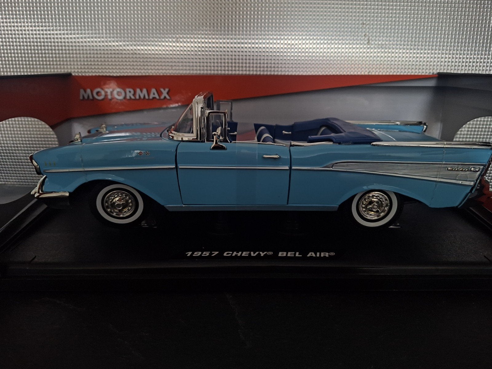Chevrolet Bel Air Cabriolet 1957 Schaal 1:18, Hobby en Vrije tijd, Modelauto's | 1:18, Nieuw, Ophalen of Verzenden, Motormax, Motormax
