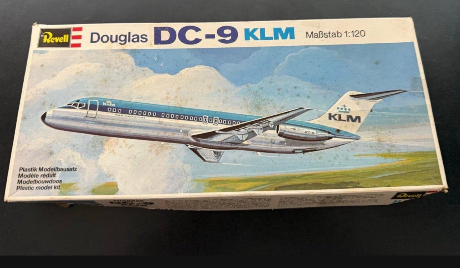 Douglas DC-9 KLM, Ophalen of Verzenden, Zo goed als nieuw, 1:72 tot 1:144, Revell