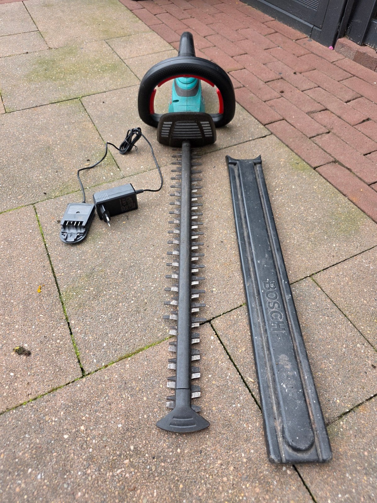Bosch Heggenschaar 18V Accu met Oplader, Tuin en Terras, Ophalen, Gebruikt, Accu, Bosch