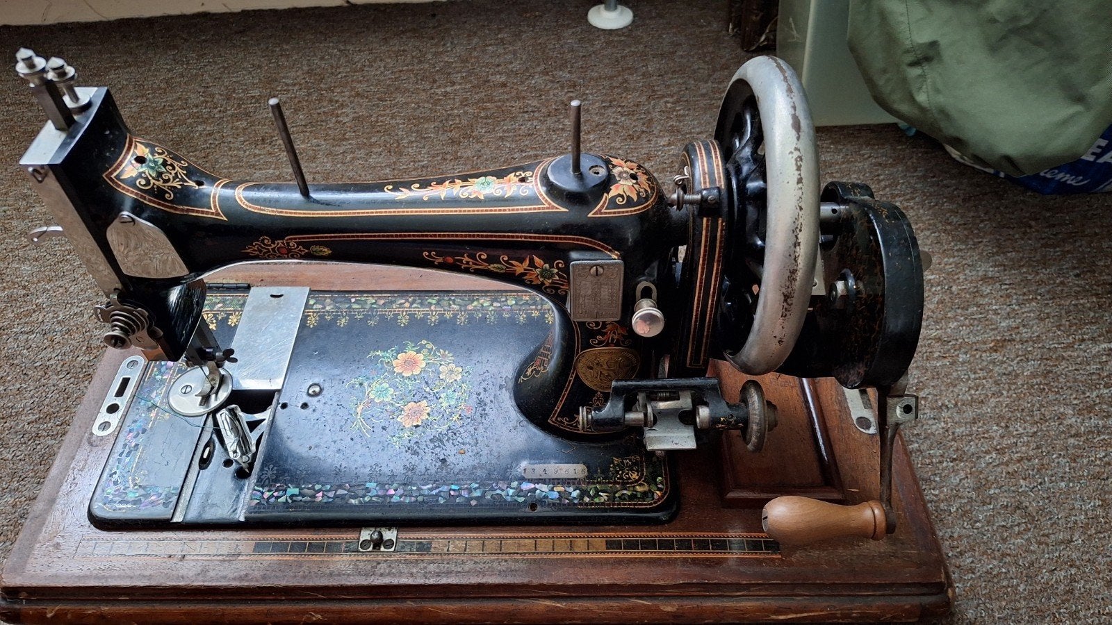 Antieke Naaimachine - Decoratief en Functioneel, Antiek en Kunst, Ophalen