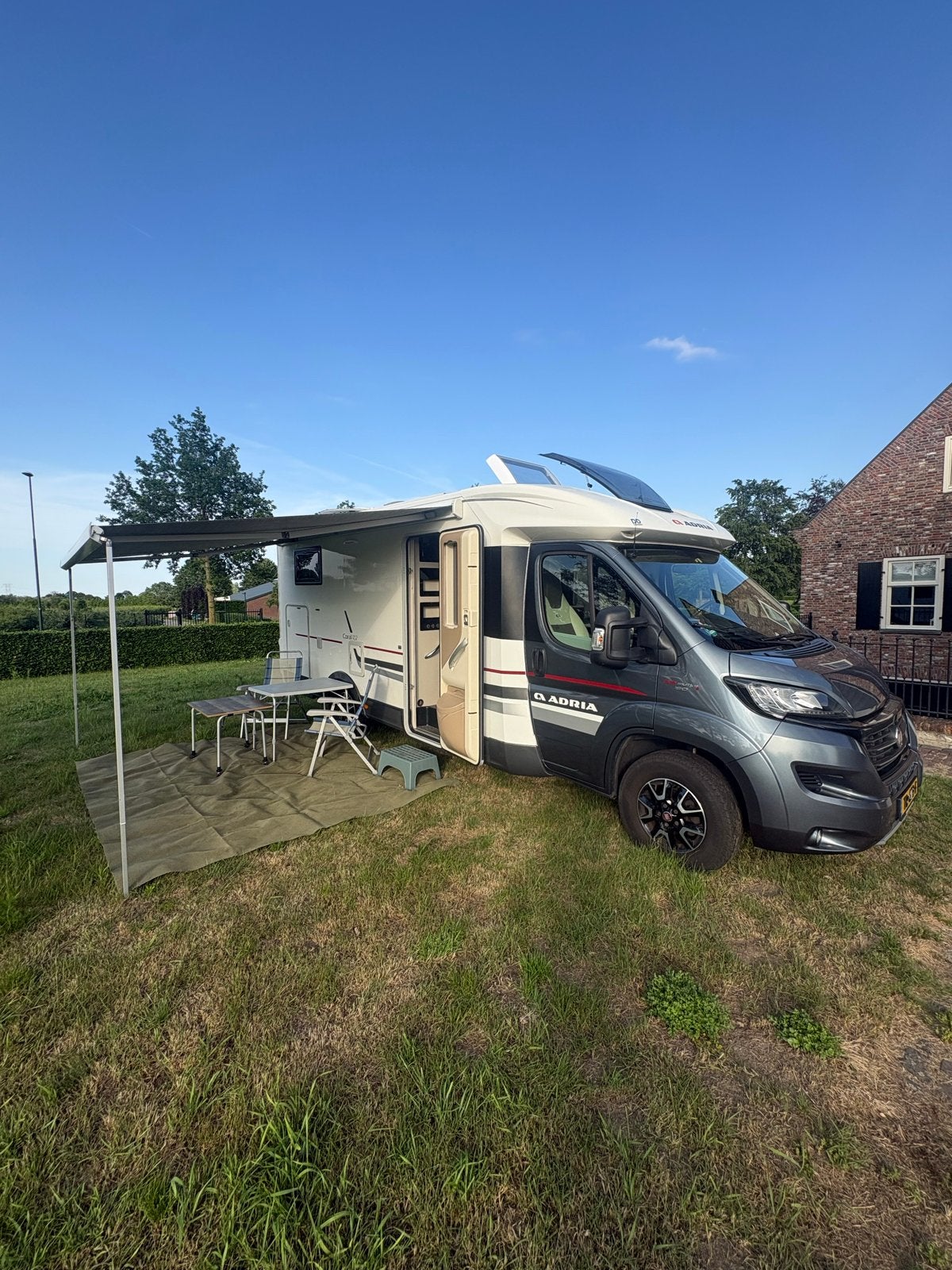 Adria Camper te huur - Luxe en comfort voor uw reis, Caravans en Kamperen, Campers, Ringverwarming, Fiat, 6 tot 7 meter, Boiler