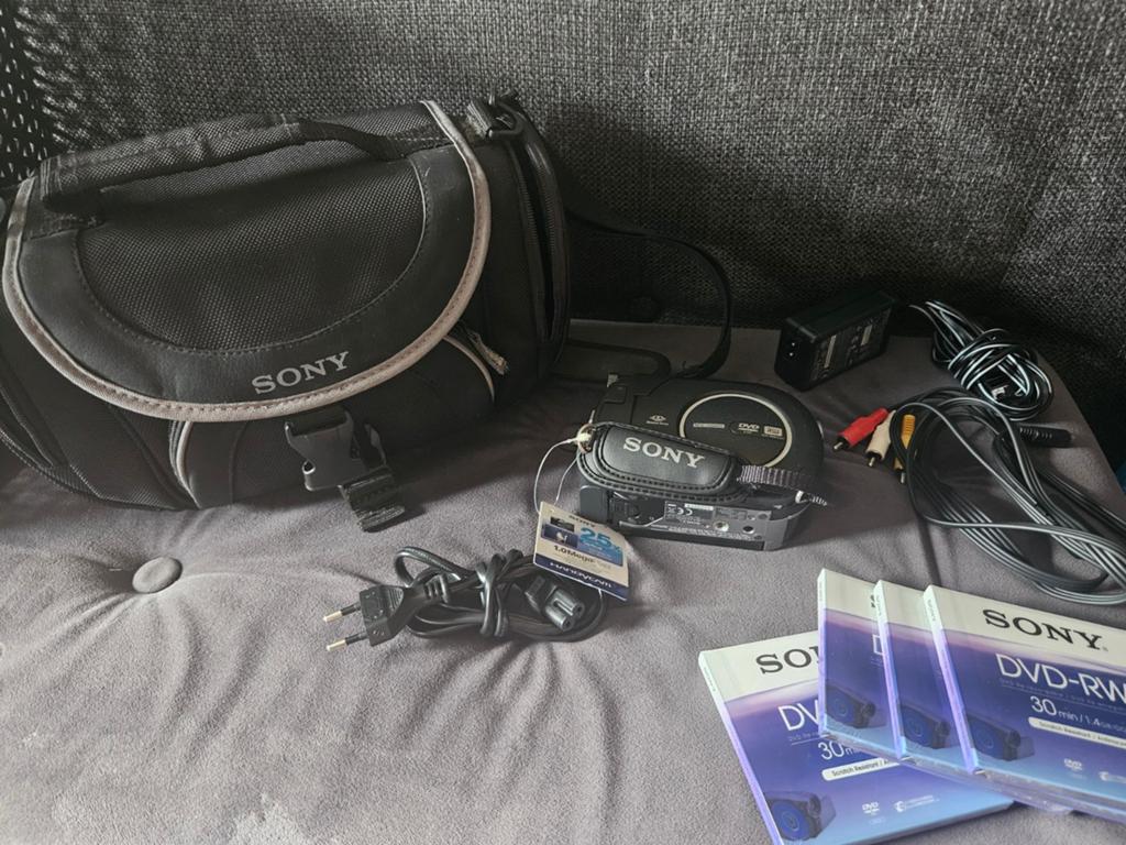 Sony Handycam DCR-DVD910E met 25x optische zoom, Ophalen of Verzenden, Zo goed als nieuw, Sony