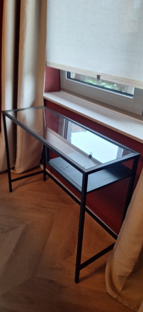 Zwart stalen bureau / laptop / make up tafel, glazen blad, Ophalen, 36 cm, Zo goed als nieuw, Industrieel