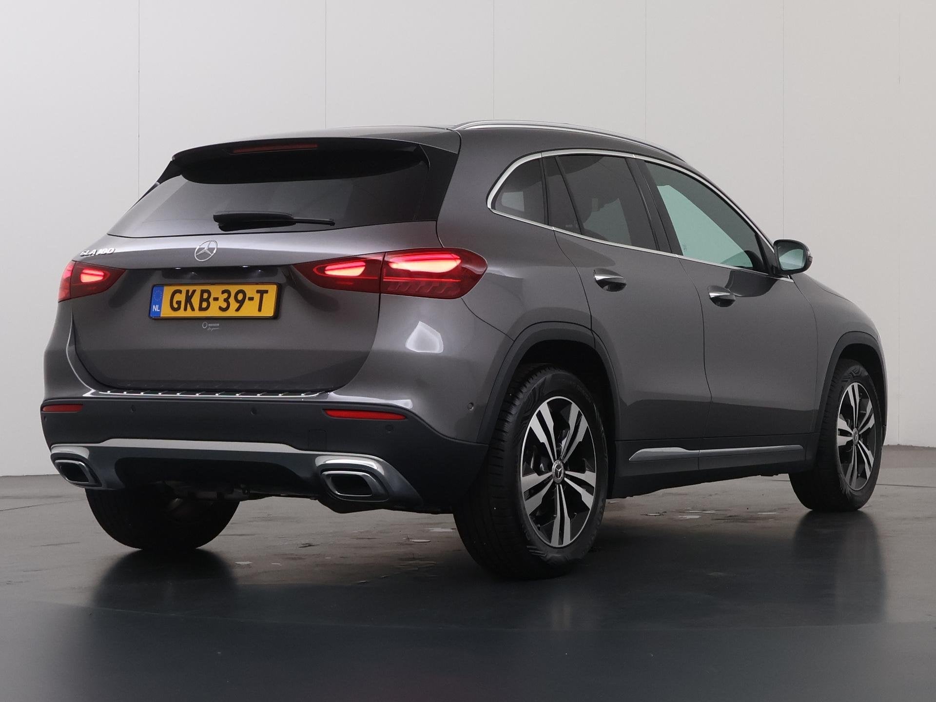 Mercedes-Benz GLA-klasse 180 Star Edition Luxury Line | Keyl, Auto's, Dealer onderhouden, Gebruikt, 4 cilinders, Leder en Stof