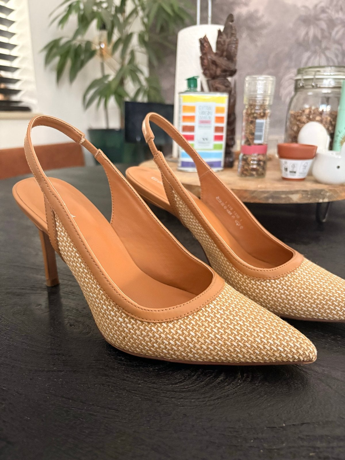 Stijlvolle beige pumps met rieten look - maat 38, Ophalen, Pumps, Beige, Zo goed als nieuw