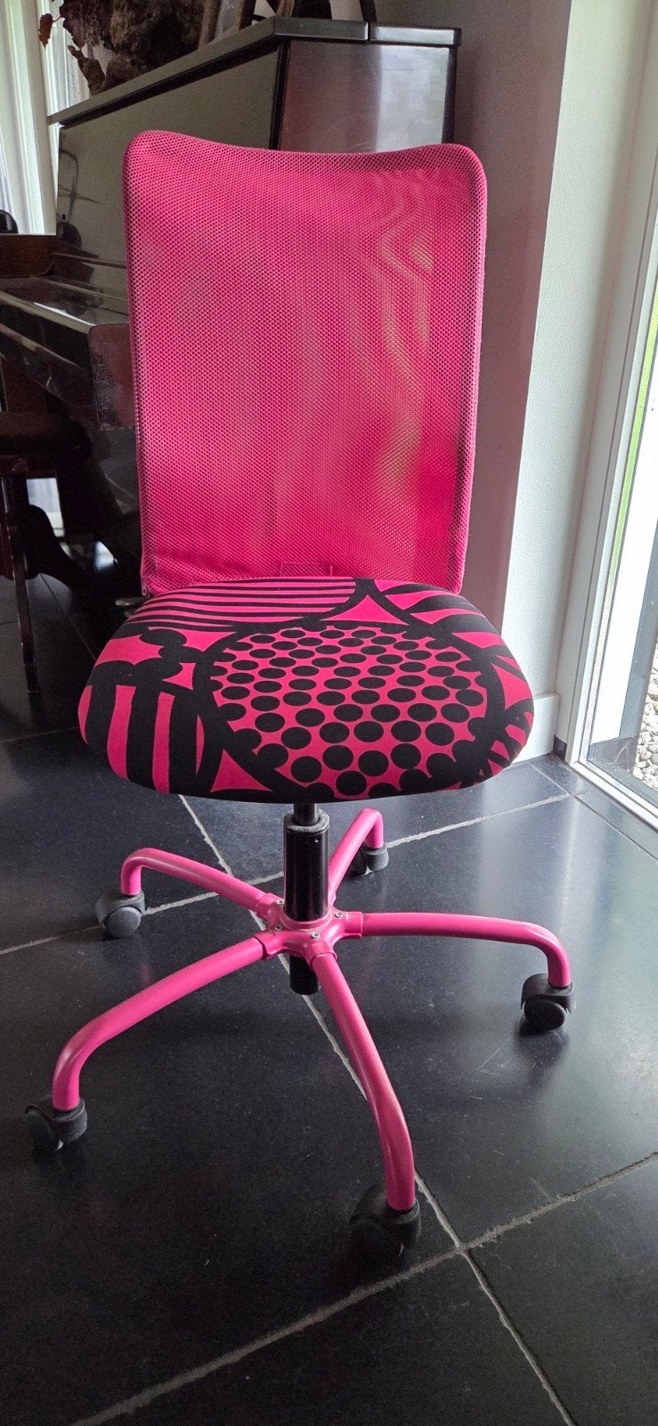 Roze bureaustoel met vrolijke zitting, Ophalen, Gebruikt, Roze, Bureaustoel