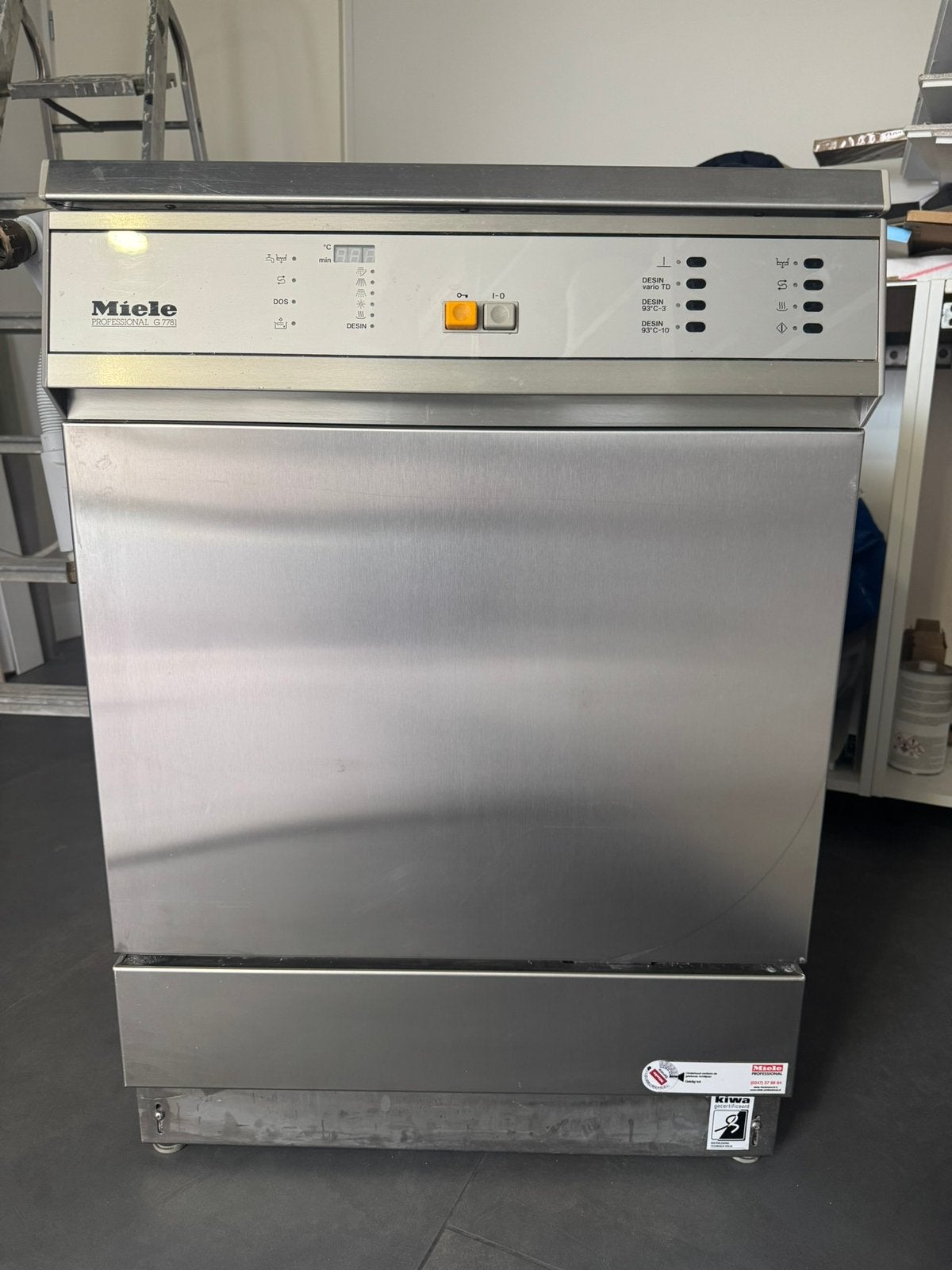 Miele Thermodesinfector tandarts / tandprothetiek / mondzorg, Ophalen, Gebruikt, Vrijstaand, 85 tot 90 cm