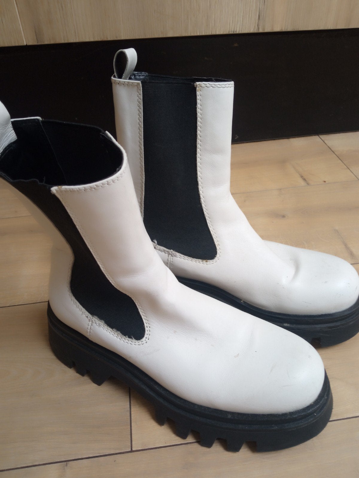 Stoere enkellaarsjes mast 40 ZARA, Lage of Enkellaarzen, Ophalen of Verzenden, Zo goed als nieuw, Wit