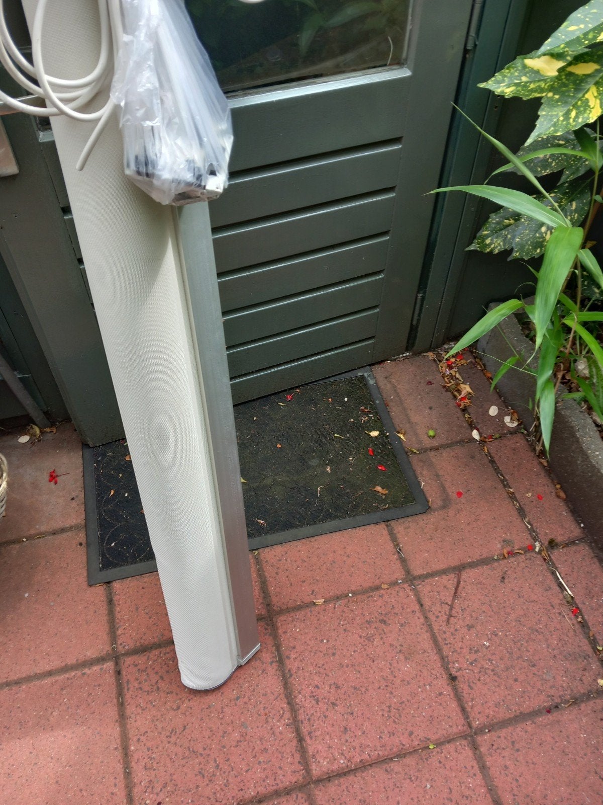 Elektrische Screen zgan met afstandsbediening, 150 tot 300 cm, Ophalen, Zo goed als nieuw, Elektrisch