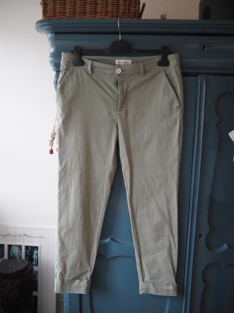 Zachtgroene chino van Josephine & Co. maat 40, Kleding | Dames, Maat 38/40 (M), Josephine & Co, Ophalen of Verzenden, Zo goed als nieuw