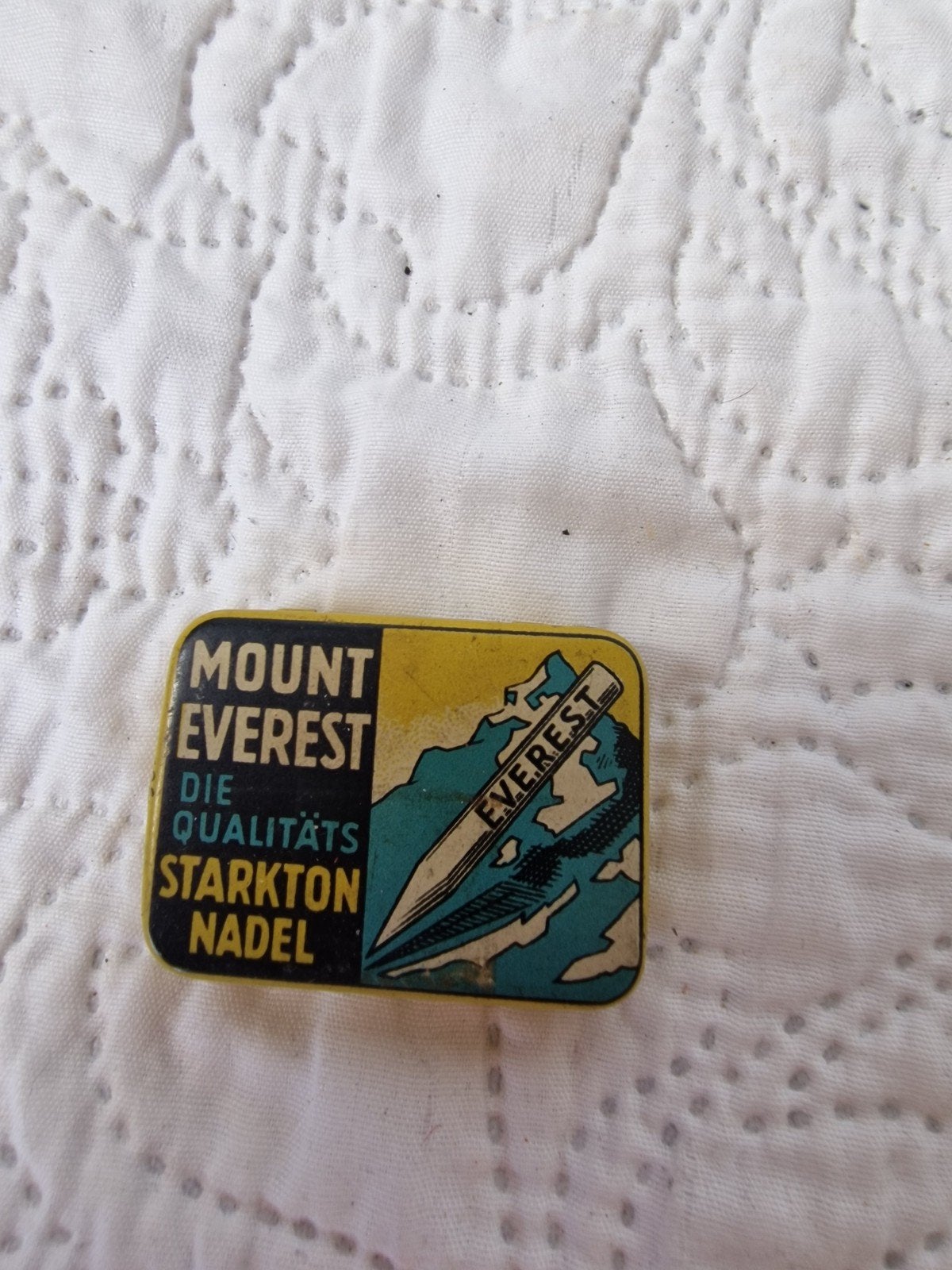 Vintage Mount Everest Naalden Blikje - Naalden Inbegrepen, Ophalen of Verzenden, Gebruikt, Garen of Naald(en)