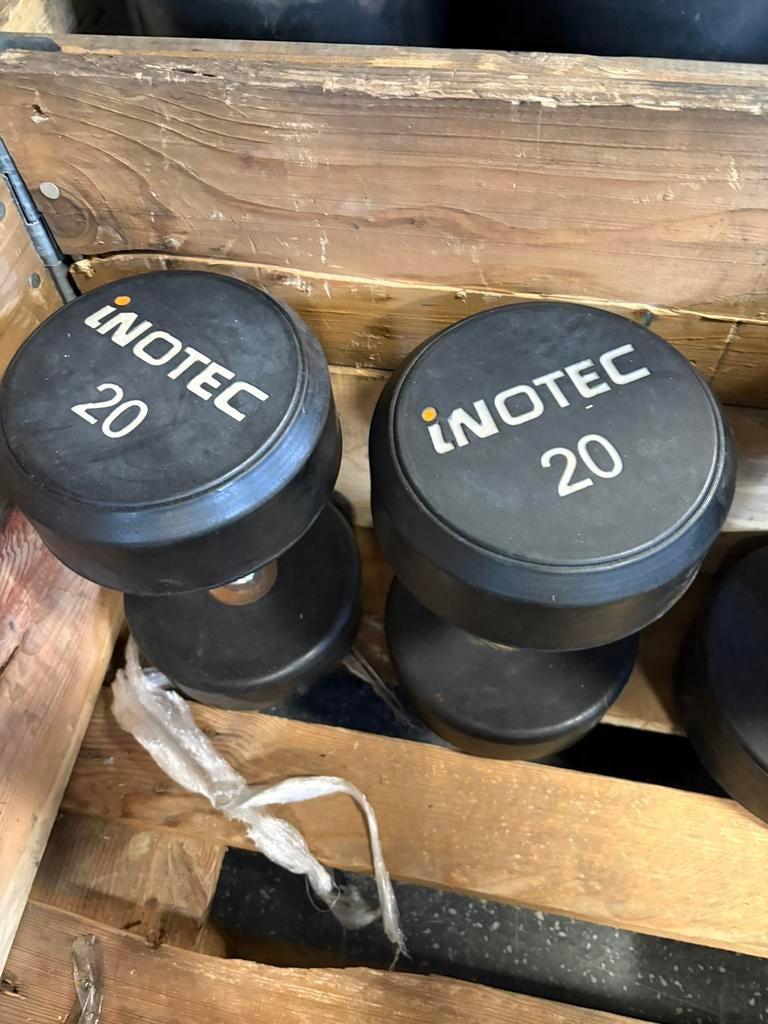2 x 20 kg rubberen inotec dumbbells  gewichten, Sport en Fitness, Fitnessmaterialen, Ophalen, Dumbbell, Gebruikt, 2 x 20 kg