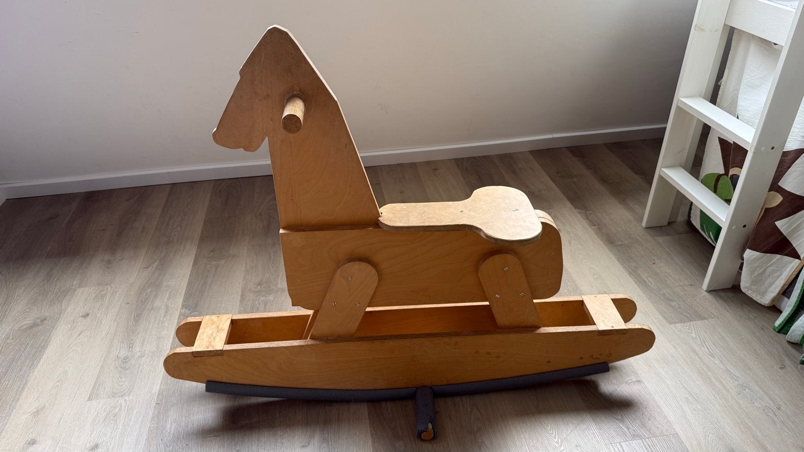 Uniek handgemaakt houten hobbelpaard, Kinderen en Baby's, Speelgoed | Houten speelgoed, Ophalen, Gebruikt, Rij- of Hobbelspeelgoed