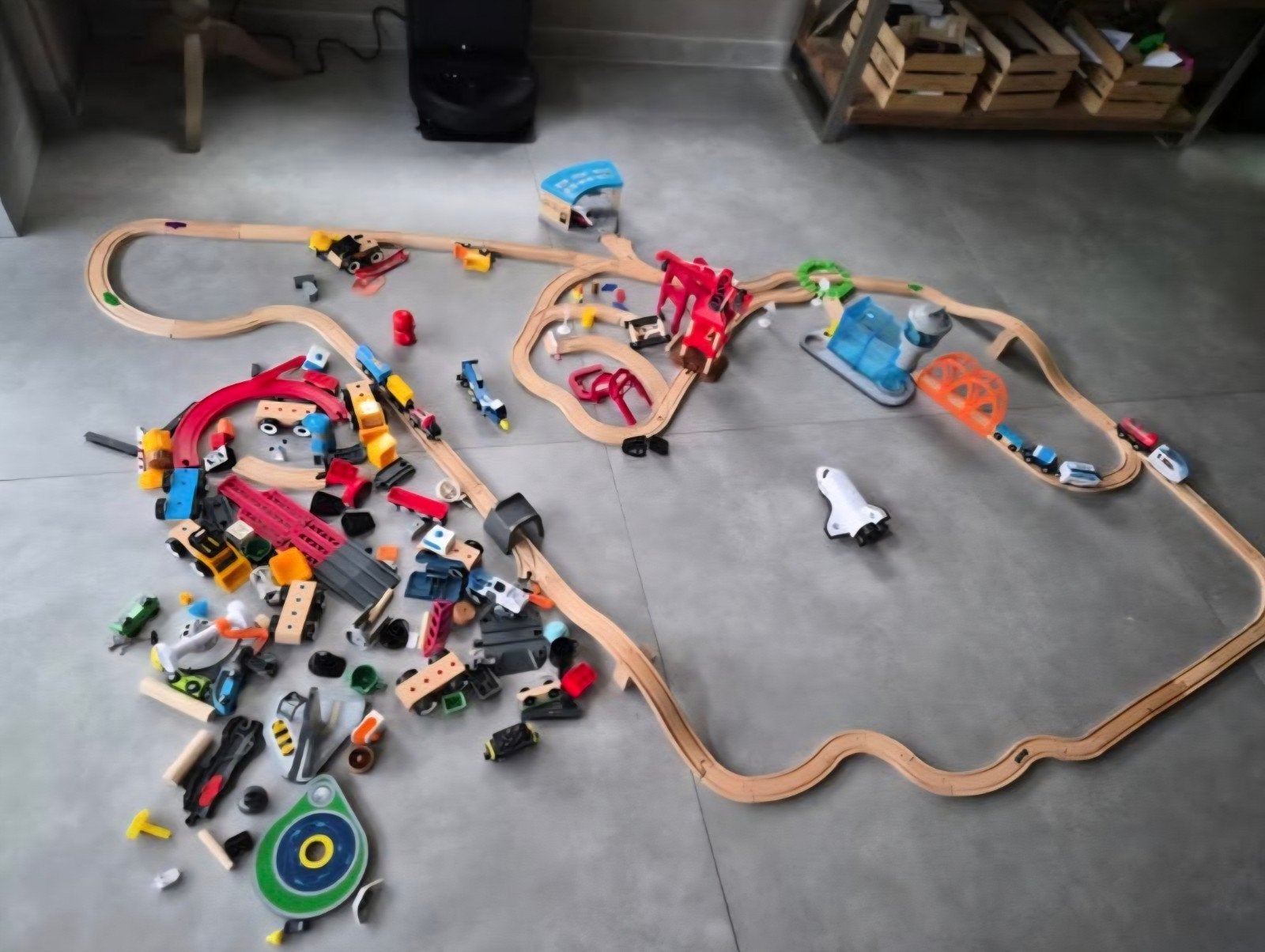 Grote Houten Treinbaan met Elektrische Treinen en Toebehoren, Ophalen of Verzenden
