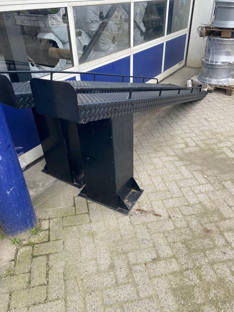 Stevige oprijramp voor auto of bus - Zwart metaal, Ophalen, Gebruikt