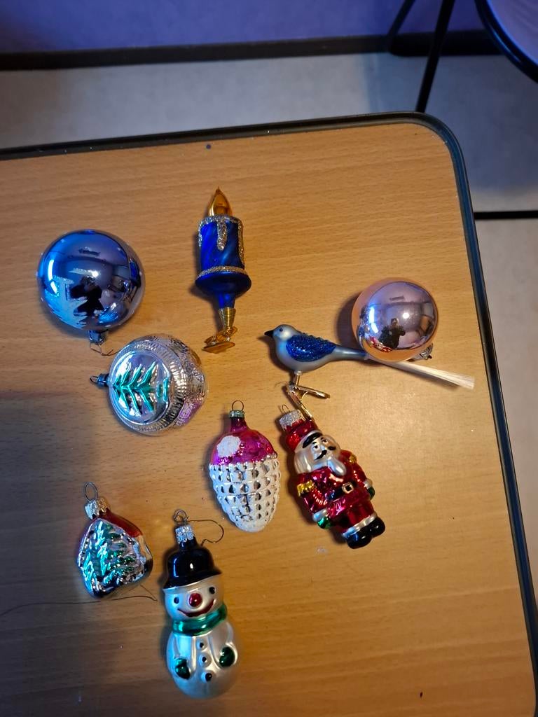 Kerstballen sneeuwpop blauwe kaars eikel etc oudjes, Diversen, Kerst, Ophalen of Verzenden