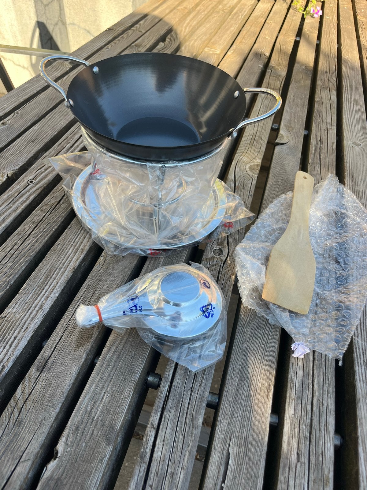 Nieuwe Wokset - Wokpan met brander en spatel, Overige materialen, Ophalen of Verzenden, Wok, Met handvatten