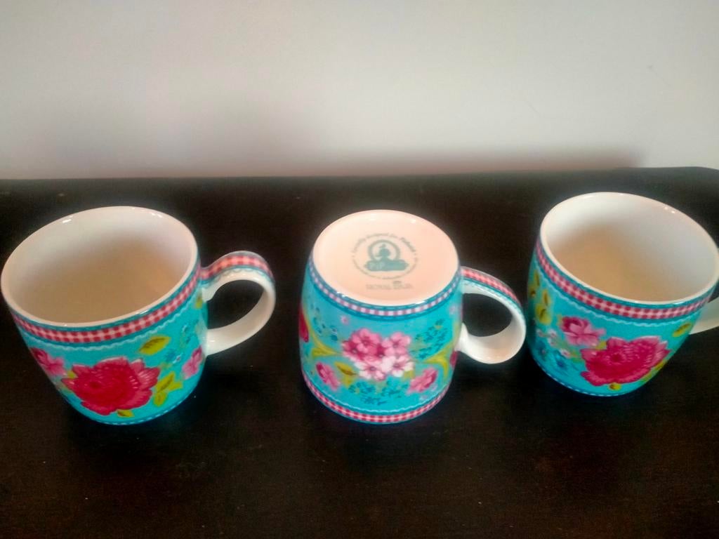 Pip Studio koffiekopjes set van 3 - Bloemen en ruitjes, Huis en Inrichting, Keuken | Servies, Gebruikt, Kop(pen) en/of Schotel(s)