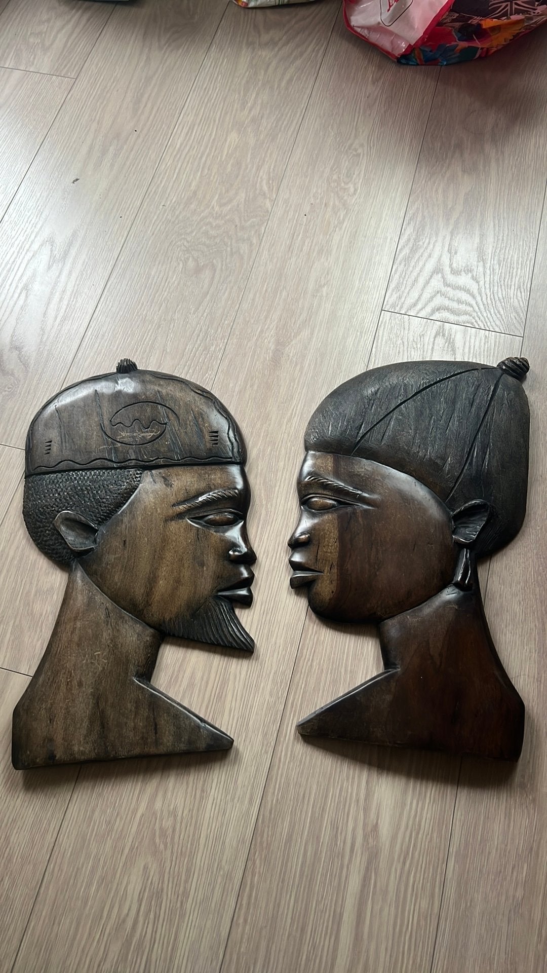 Handgesneden houten Afrikaanse wandpanelen set van 2, Antiek en Kunst, Ophalen, Houtsnijwerk, Handgemaakt, Hout