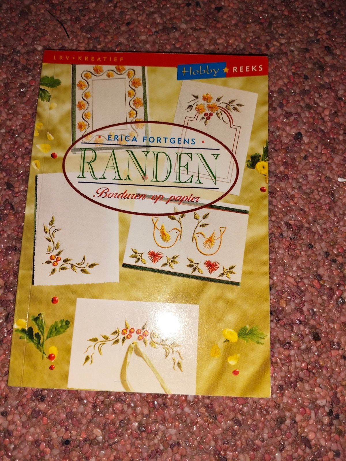 randen borduren op papier, Ophalen, Nieuw, Borduurgaren of Zijde