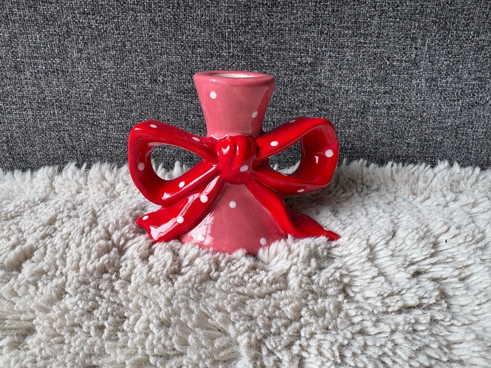 Leuke roze kaarsenhouder met rode strik en stippen, Overige materialen, Gebruikt, Verzenden, Kandelaar