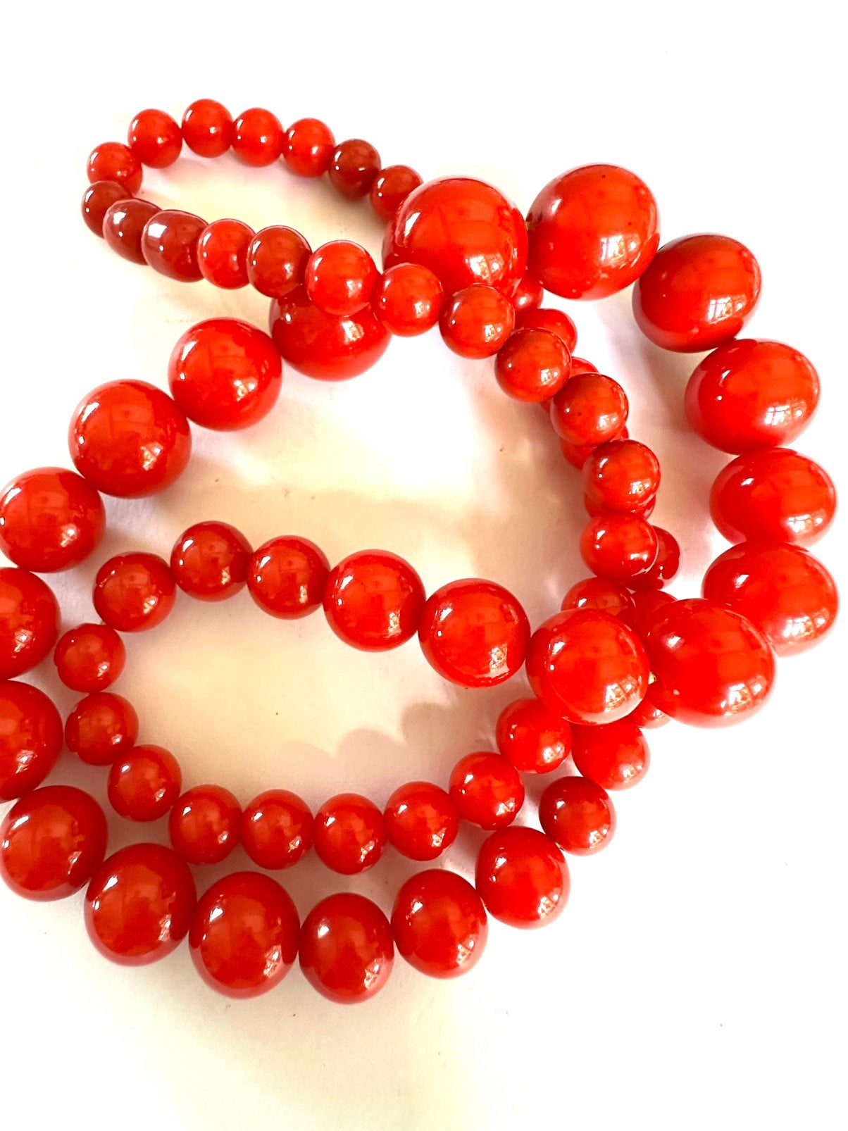 Hel rode antieke bakeliet ketting, Verzenden, Overige materialen, Ketting