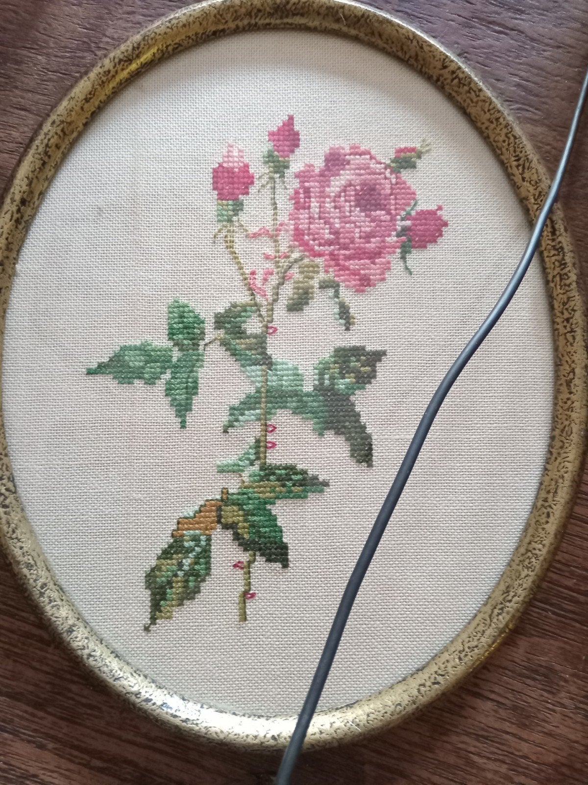 Set van 2 handgemaakte geborduurde rozen in lijst, Minder dan 50 cm, Gebruikt, Oorspronkelijke maker, Ophalen of Verzenden