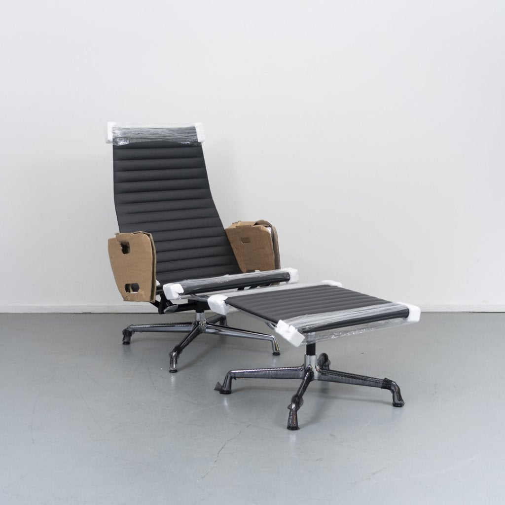 Vitra Eames EA 124 + 125 Set Zwart Leer – Chroom, Huis en Inrichting, Fauteuils, Nieuw, Leer, Metaal, 50 tot 75 cm, 75 tot 100 cm