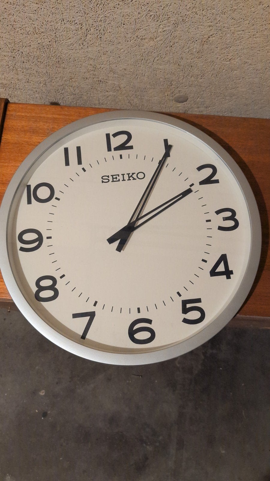 Grote Seiko wandklok - Modern design, Ophalen