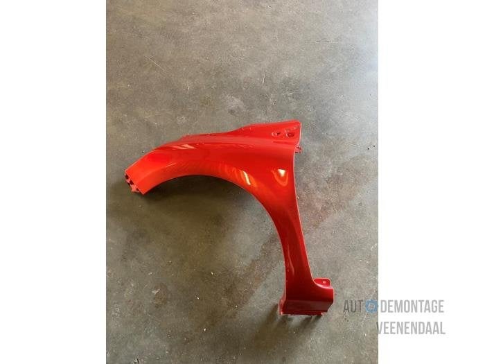 Scherm links-voor van een Renault Clio (TENNP), -, Renault, -, Nieuw