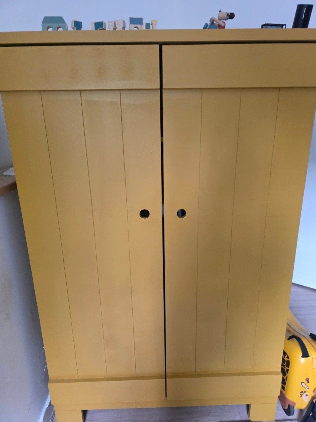 Gele en grijze commode  kast.  met planken en hangruimte, Ophalen, Gebruikt